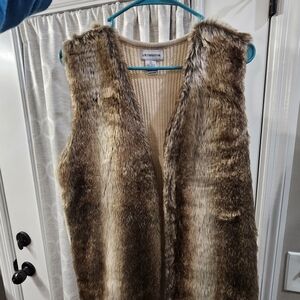 Liz Claiborne Faux Fur Vest in Brown and Tan